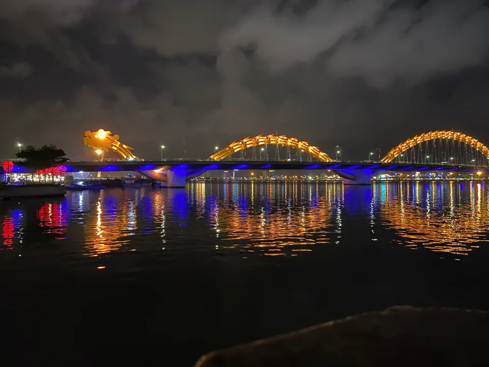 Cầu Rồng về đêm