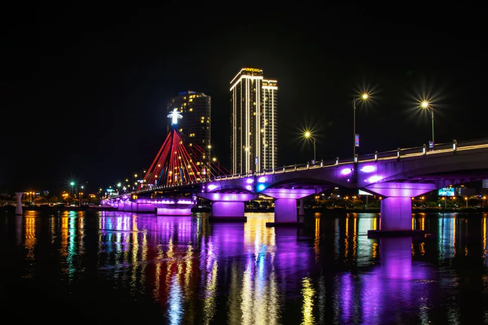 Cầu Sông Hàn về đêm