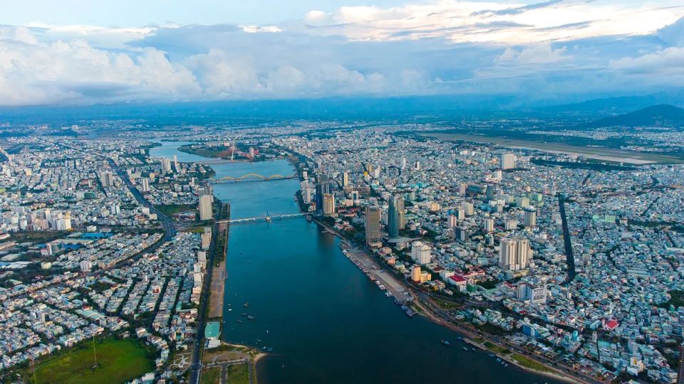 Toàn cảnh sông Hàn và Đà Nẵng ban ngày